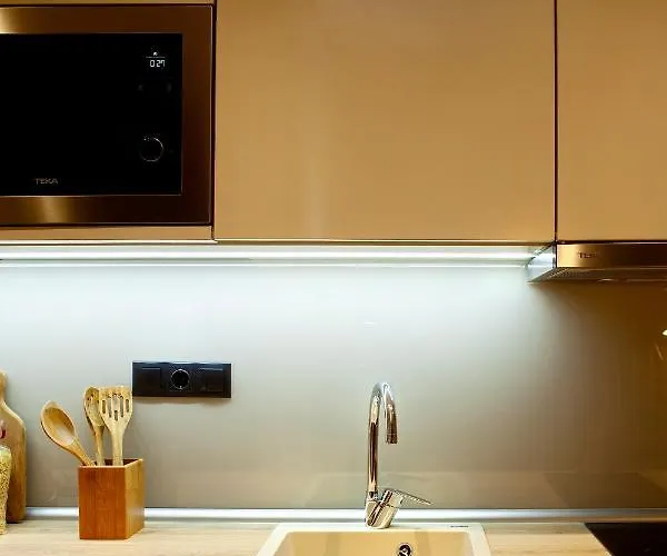 Designer Close To The Center + Free Parking Apartament *